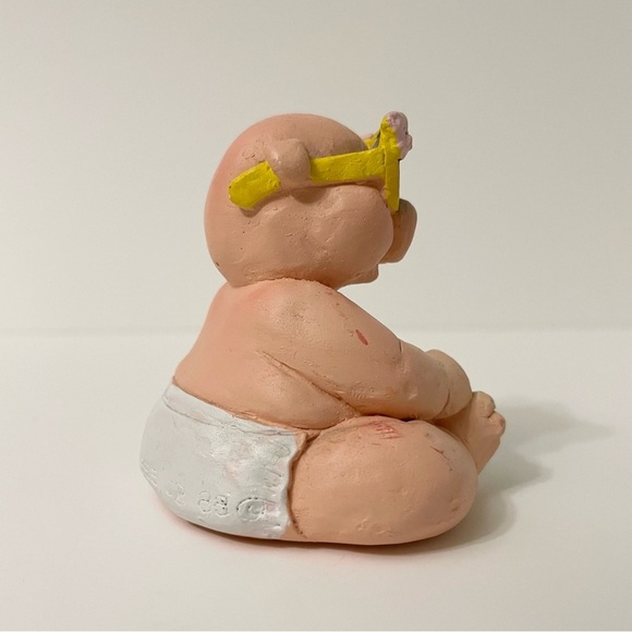 Vintage Wetherbee Pig Figurine wearing Sunglasses Figure - Picture 11 of 16